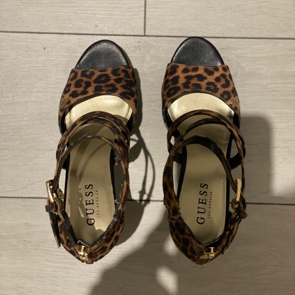5 inches Guess heels - Picture 3 of 4